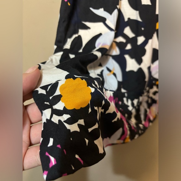 DIANE VON FURSTENBERG 100% Silk Floral Dress - Picture 4 of 10